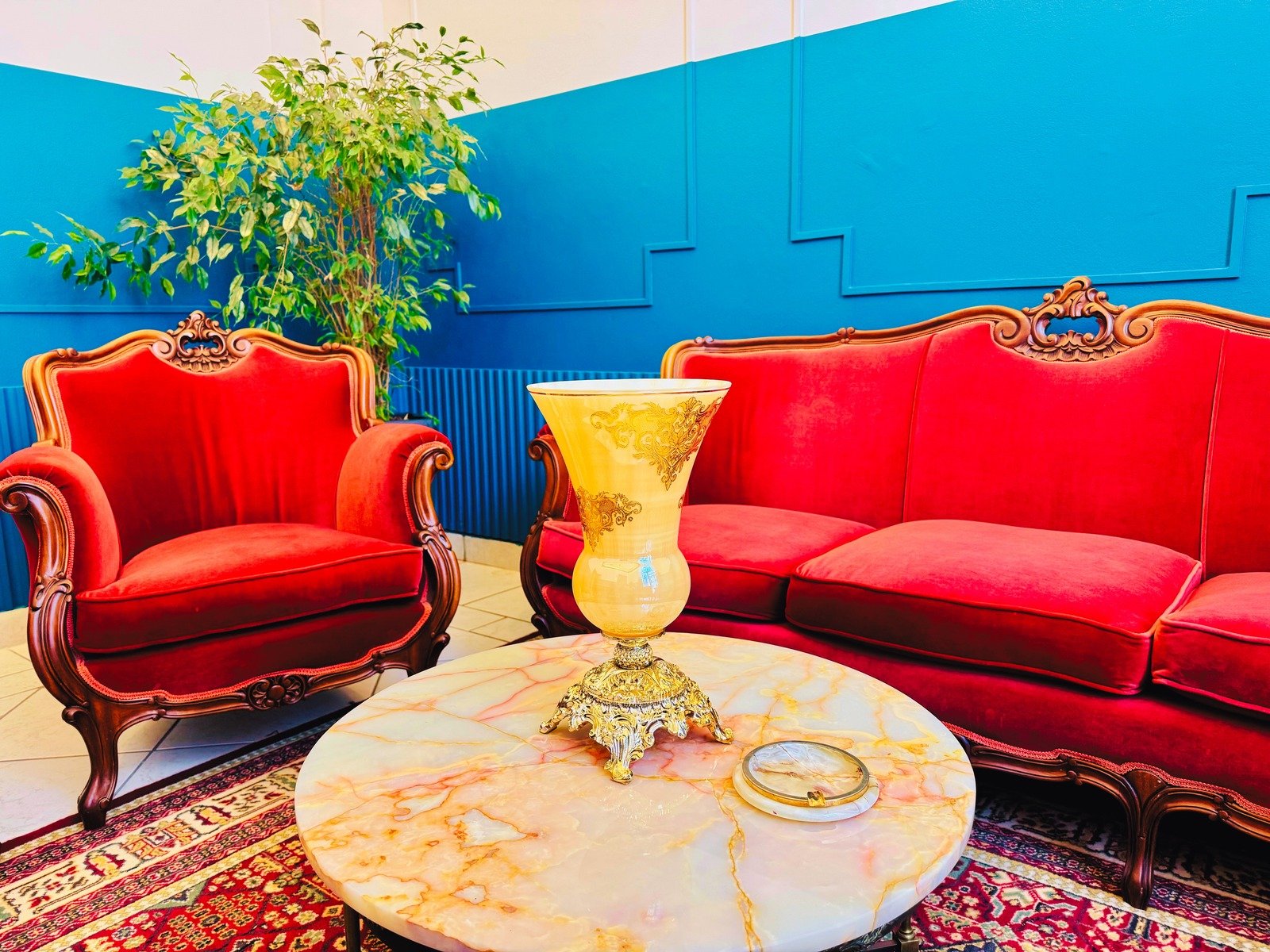 THE SMOKING LOUNGE (1)