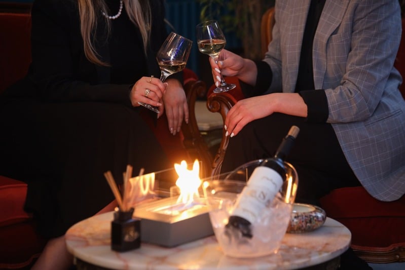 THE SMOKING LOUNGE (3)